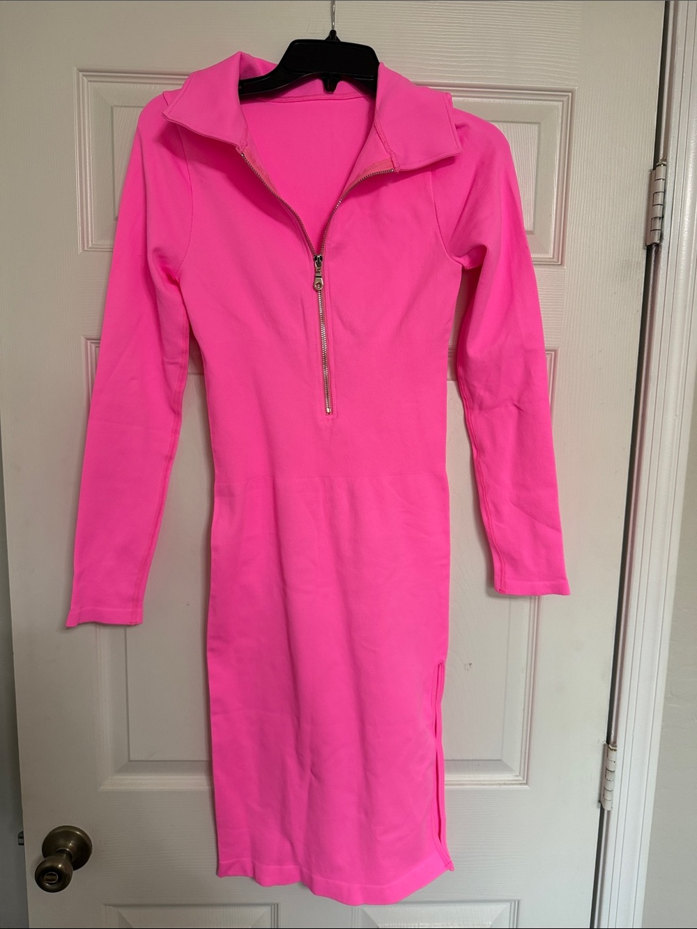 OQQ Woman’s Hot Pink Zip-Front Long Sleeve Dress